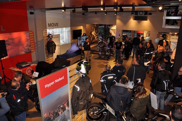 presentación yamaha tmax 560 05