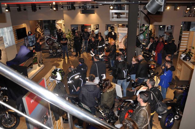 presentación yamaha tmax 560 06
