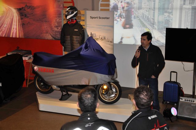 presentación yamaha tmax 560 08