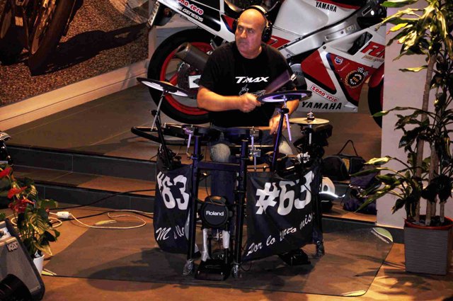 presentación yamaha tmax 560 09