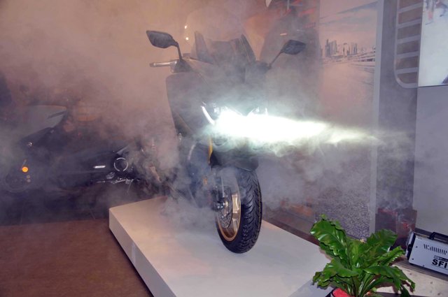 presentación yamaha tmax 560 11