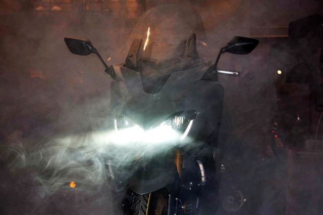 presentación yamaha tmax 560 12