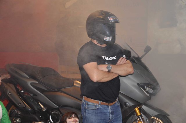 presentación yamaha tmax 560 15