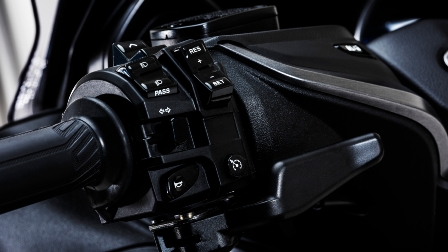 tmax 560 20th aniversario 07
